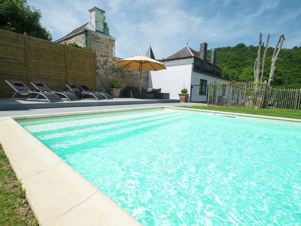Modern Mansion In Hasti Re Par Del With Pool Βίλα Hastiere-par-dela Εξωτερικό φωτογραφία